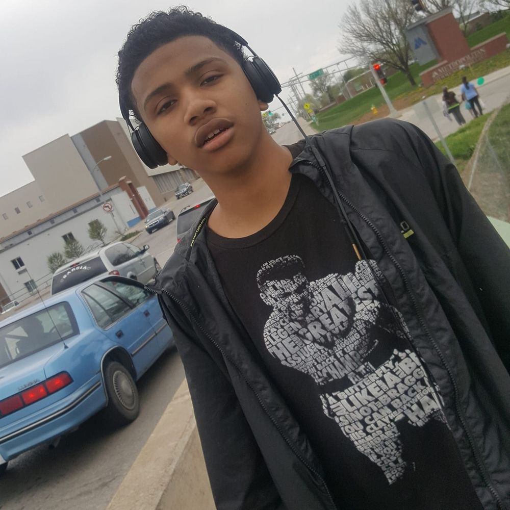 Meet your Posher, Dominique